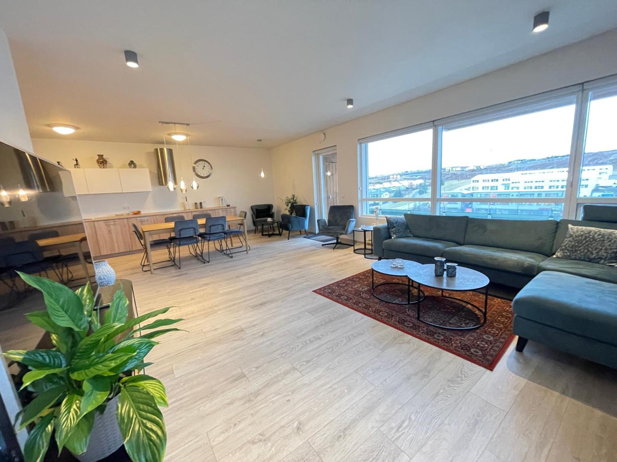 Modern And Spacious 3 Bedroom Apartment In Kopavogur Reykjavík Exterior photo